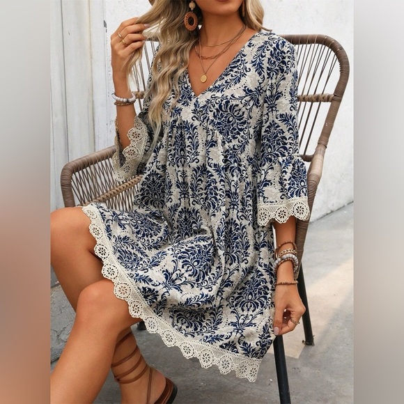 Lace Detail V-Neck 3/4 Sleeve Dress - Picture 4 of 6